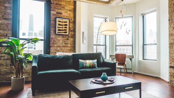 Table basse en bois : trouvez votre style idéal facilement
